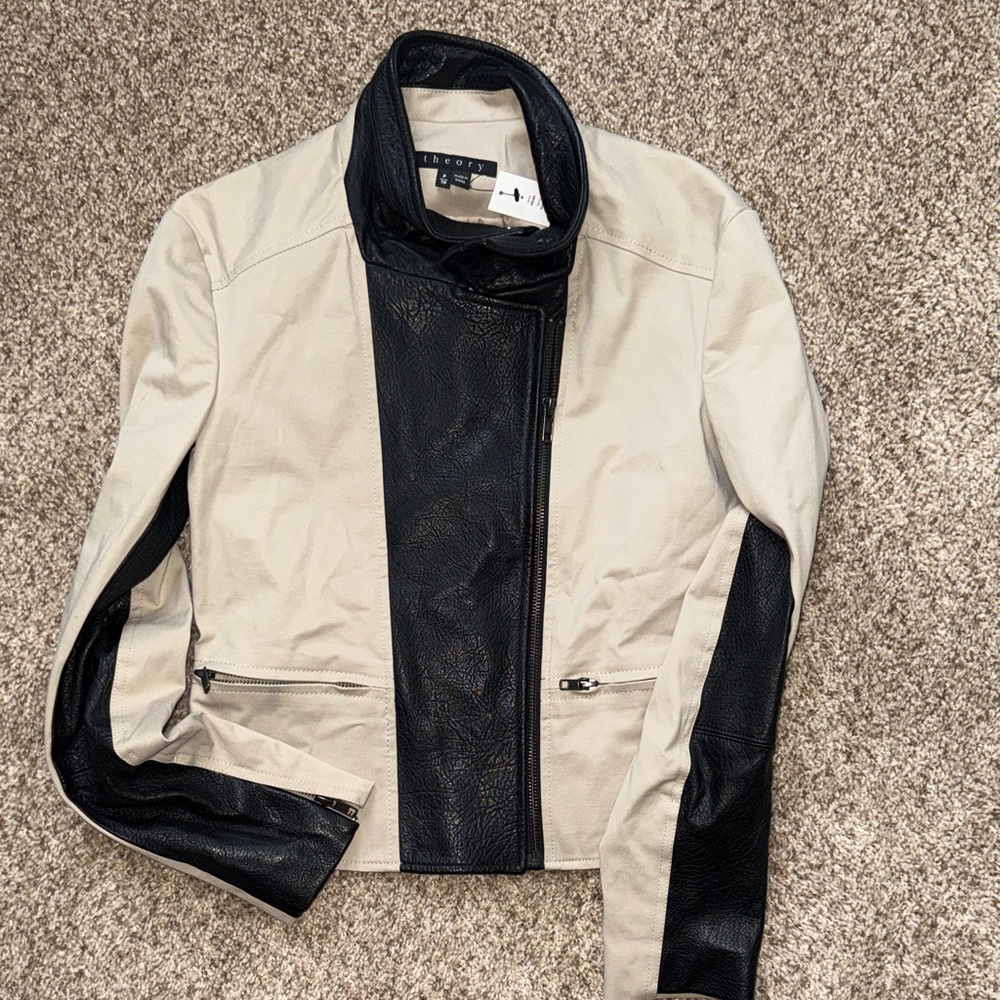 ✨100% BRAND NEW W/TAGS THEORY VELEA KHAKI & BLACK LEATHER JACKET SIZE XS✨